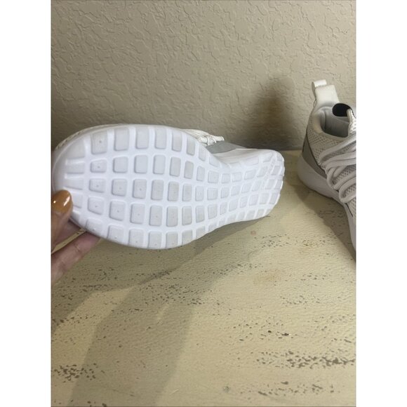 Adidas Cloud Foam Sneaker sz 8.5 Men’s Active Trendy Kicks White main image 7